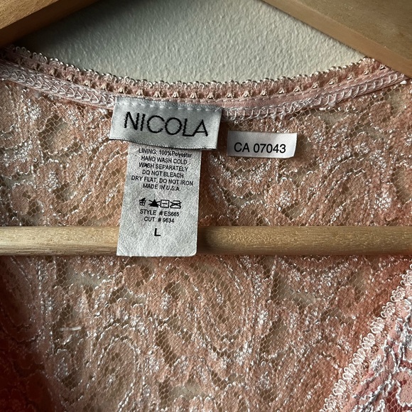 Nicola Lace Pink Vneck Top - Picture 5 of 5